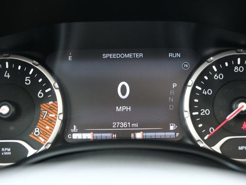 Used 2022 Jeep Renegade Limited w/ Sun, Sound & Wheels Group AWD/4WD image 4