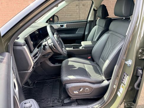 Used 2025 Hyundai Santa Fe SEL AWD/4WD image 12