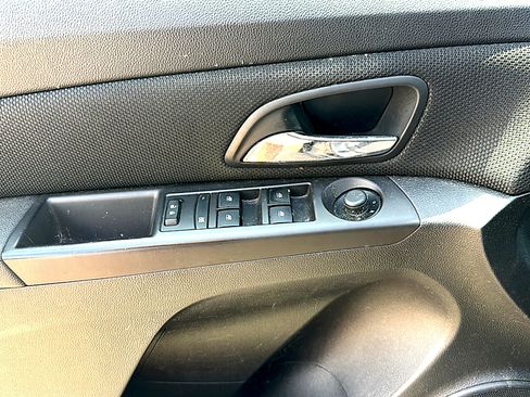 Used 2015 Chevrolet Cruze LT FWD image 7