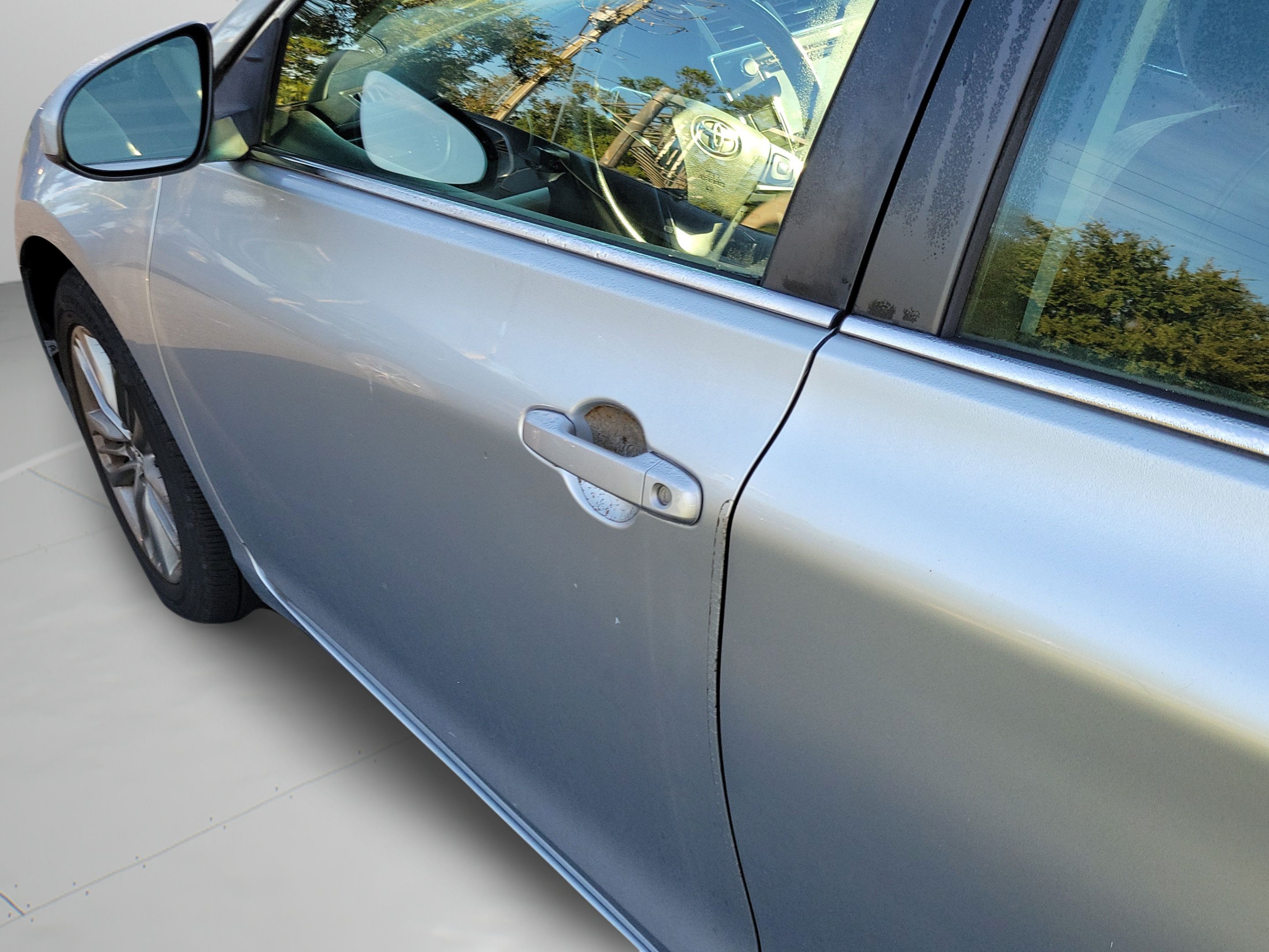Used 2016 Toyota Camry SE FWD image 25