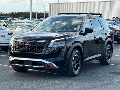 New 2026 Nissan Pathfinder SV image 8