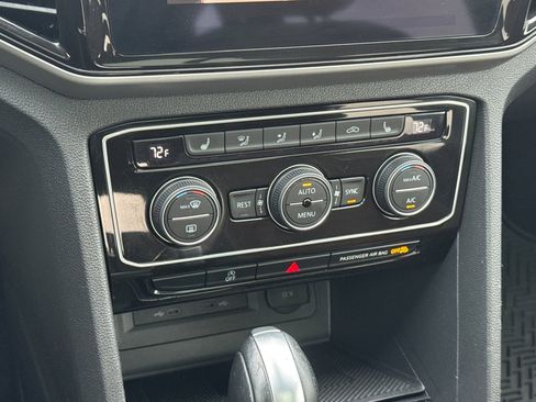 Used 2022 Volkswagen Atlas SEL Premium image 24