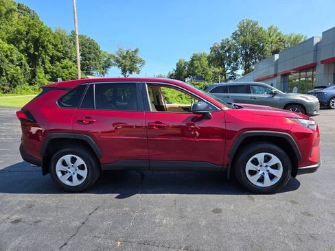 Used 2024 Toyota RAV4 LE AWD/4WD image 10