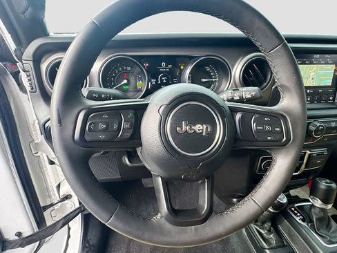 Used 2023 Jeep Wrangler Unlimited w/ Sun & Screen Package AWD/4WD image 12