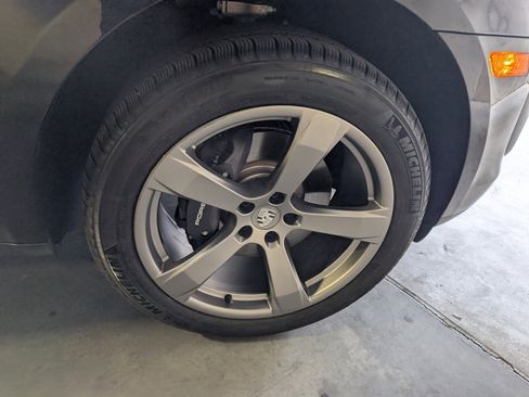 Certified 2025 Porsche Macan image 19