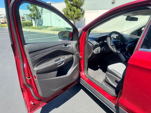 Used 2013 Ford Escape SE FWD image 13