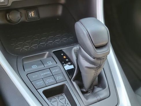 Used 2024 Toyota RAV4 LE image 28