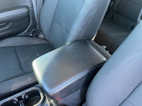 Used 2020 Jeep Gladiator Overland image 15