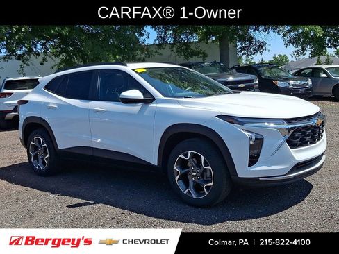 Certified 2024 Chevrolet Trax LT w/ Sunroof Package FWD image 3