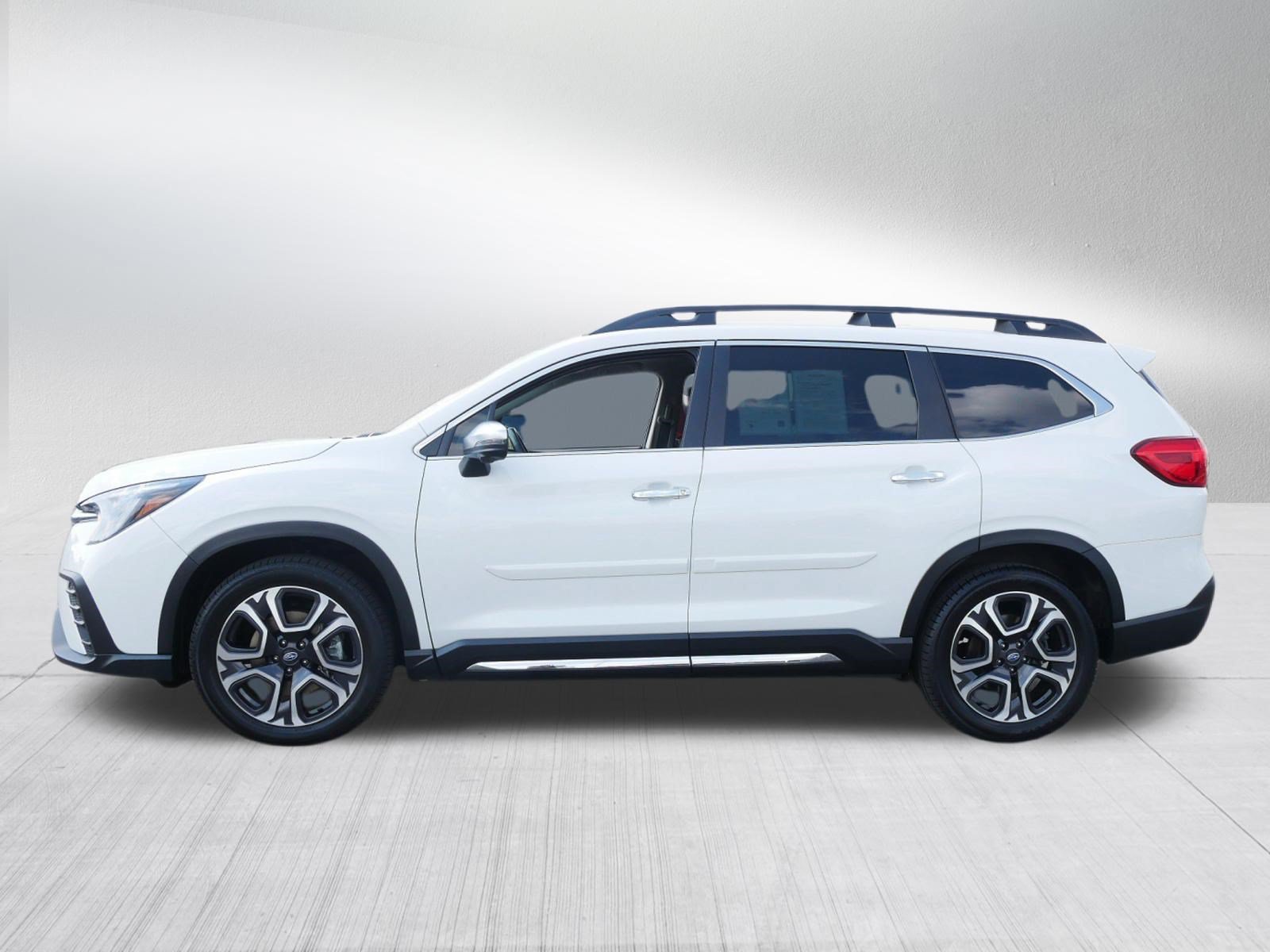 Used 2023 Subaru Ascent Touring AWD/4WD image 4