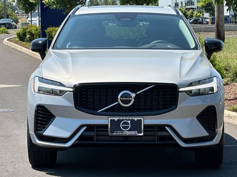 Used 2025 Volvo XC60 T8 Core AWD/4WD image 8