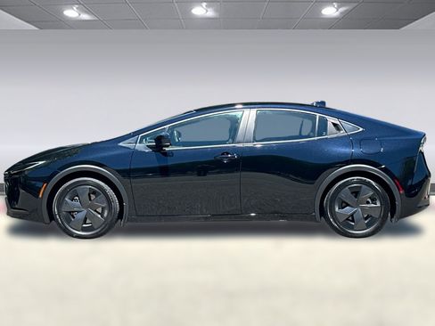 Used 2025 Toyota Prius Plug-In Hybrid FWD image 2