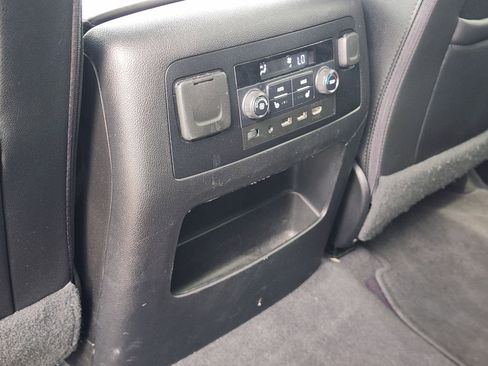 Used 2019 Chevrolet Tahoe LT w/ LT Signature Package AWD/4WD image 35