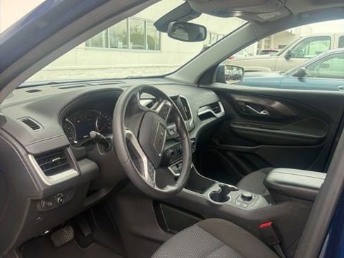 Used 2023 GMC Terrain SLE w/ Driver Convenience Package image 10