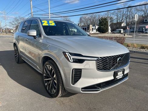 Certified 2025 Volvo XC90 B6 Plus image 6