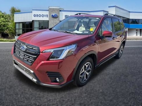 Used 2024 Subaru Forester Premium AWD/4WD image 1
