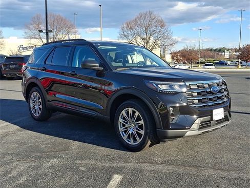 New 2026 Ford Explorer Active image 2