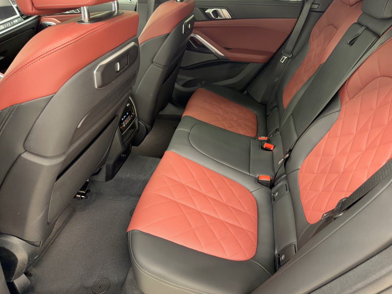 Certified 2025 BMW X6 xDrive40i w/ Executive Package AWD/4WD image 25