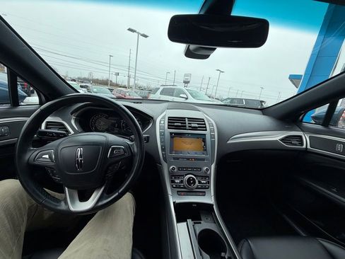 Used 2019 Lincoln MKZ Premiere image 8