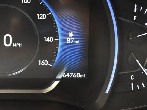 Used 2020 Hyundai Santa Fe SEL w/ Convenience + Premium Package FWD image 28