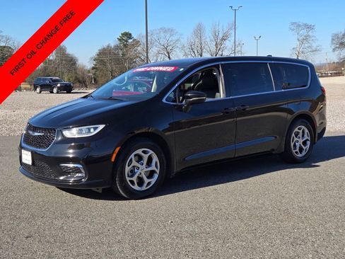 Used 2024 Chrysler Pacifica Limited FWD image 1