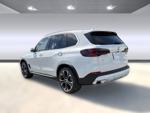 New 2026 BMW X5 sDrive40i w/ Premium Package RWD image 3