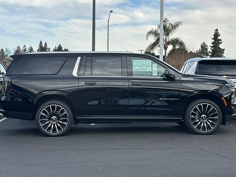 New 2026 Chevrolet Suburban High Country w/ LPO, Illumination Package image 3