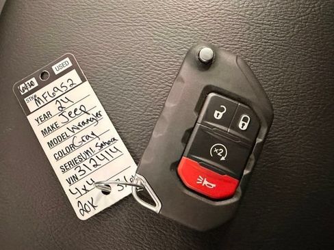 Used 2024 Jeep Wrangler Unlimited Sahara w/ Technology Group AWD/4WD image 44