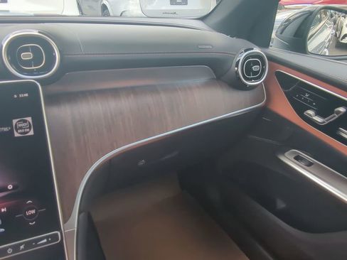 New 2025 Mercedes-Benz GLC 350e 4MATIC image 4