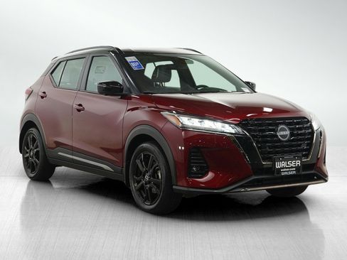 Used 2022 Nissan Kicks SR w/ Premium Package FWD image 7