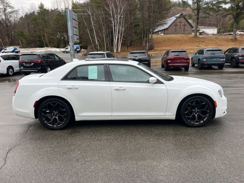 Used 2020 Chrysler 300 S w/ 300S Premium Group image 4