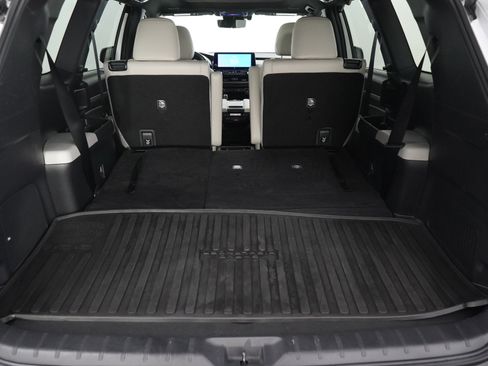 Used 2024 Toyota Grand Highlander AWD Hybrid image 11