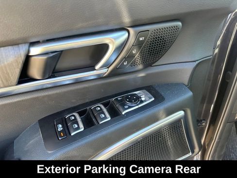 Used 2025 Kia Telluride SX image 11