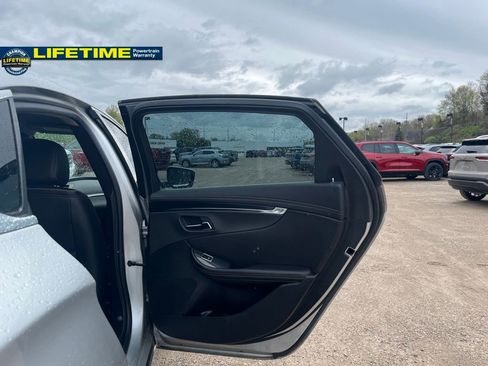 Used 2019 Chevrolet Impala Premier FWD image 30