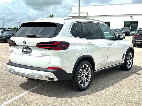 New 2026 BMW X5 sDrive40i w/ Premium Package RWD image 8