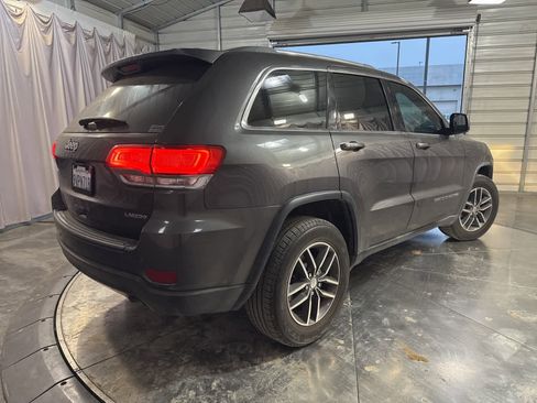 Used 2018 Jeep Grand Cherokee Laredo image 5