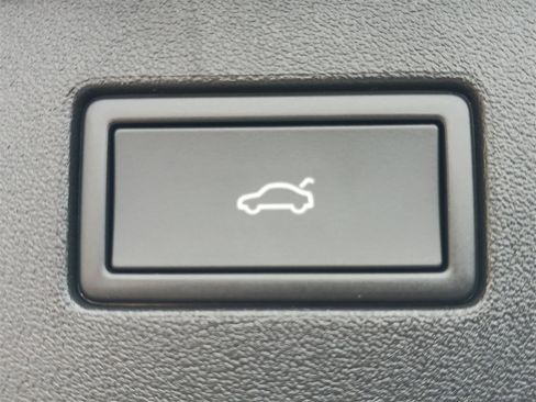 New 2025 Volkswagen Tiguan SE R-Line image 33