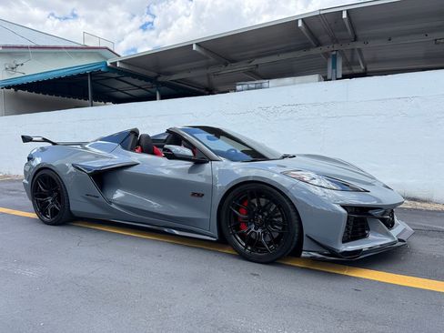 Used 2024 Chevrolet Corvette Z06 w/ Stealth Interior Trim Package RWD image 1