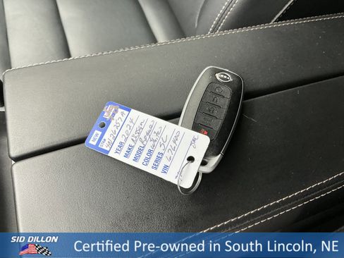 Used 2024 Nissan Rogue SL image 8