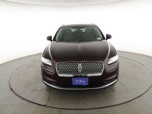 Used 2023 Lincoln Nautilus Reserve AWD/4WD image 2