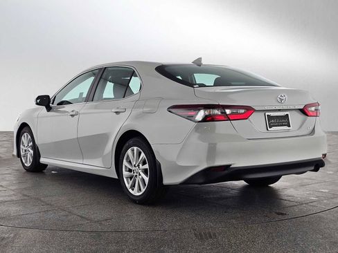 Used 2024 Toyota Camry LE image 5