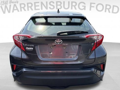 Used 2021 Toyota C-HR XLE FWD image 6