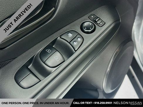 Certified 2025 Nissan Kicks Play S image 17