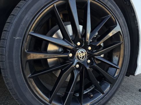 Used 2021 Toyota Camry XSE image 11