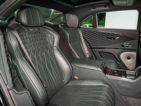 Certified 2022 Bentley Flying Spur V8 image 27