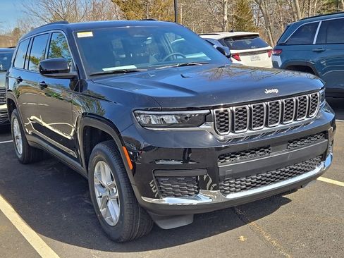 New 2026 Jeep Grand Cherokee L Laredo AWD/4WD image 1