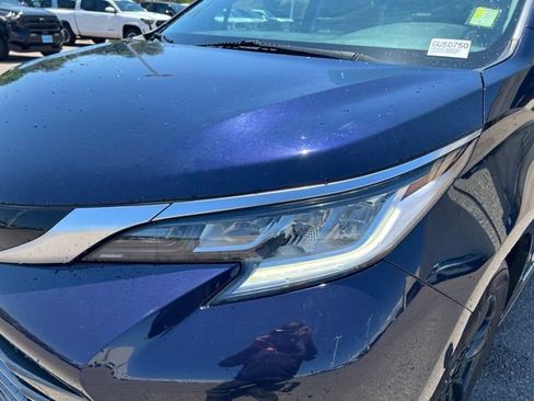 Used 2021 Toyota Sienna Limited AWD/4WD image 10