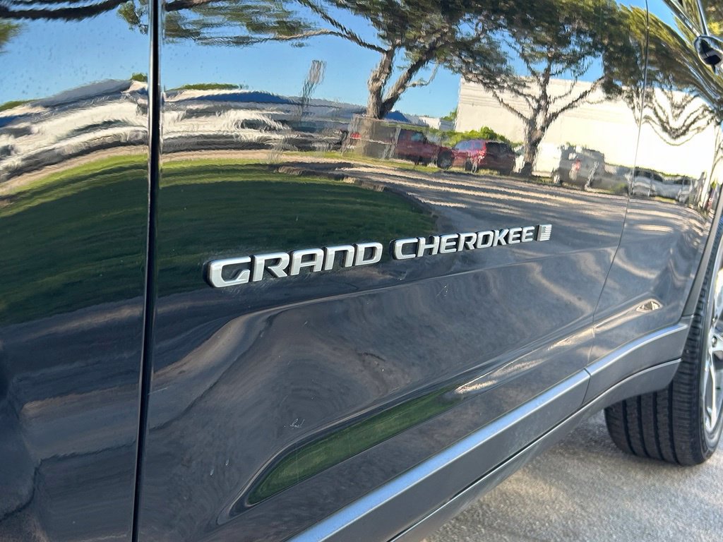 Certified 2025 Jeep Grand Cherokee Limited RWD image 33