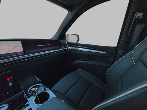 Used 2025 Cadillac Escalade Premium Luxury w/ Touring Package image 8