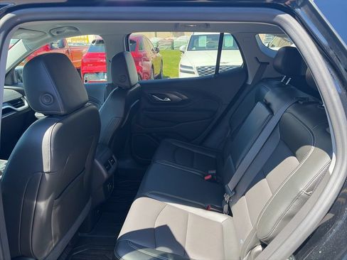 Used 2024 GMC Terrain SLT AWD/4WD image 18